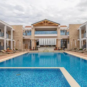 https://mirror-hotel.hotelschalkidiki.net